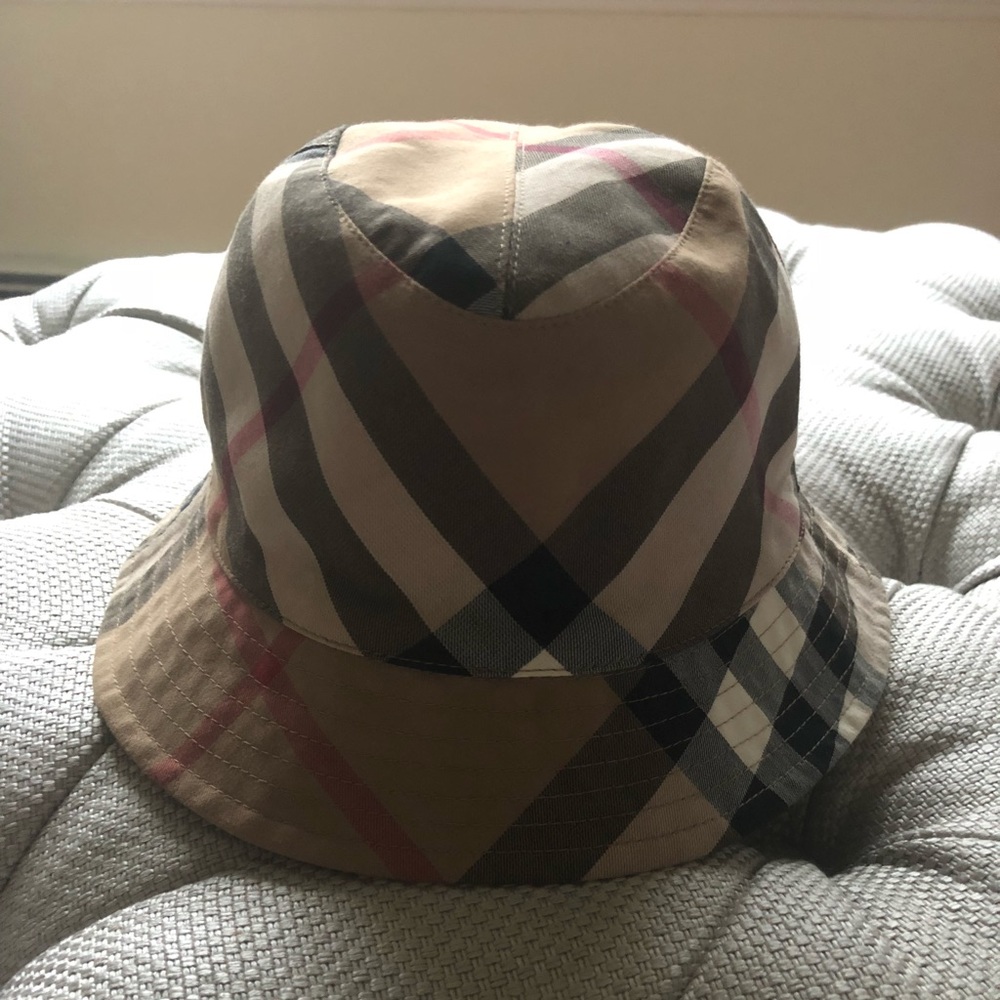 Aunthentic Reversible Burberry rain hat